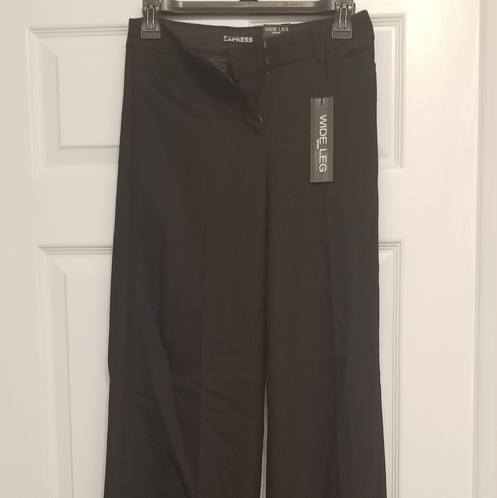 Brand New Express Dress Pants. Very Cute.